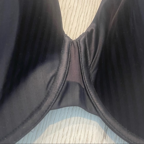Playtex Secrets Perfectly Smooth Underwire Black Bra Plus Size 44D - Picture 9 of 9